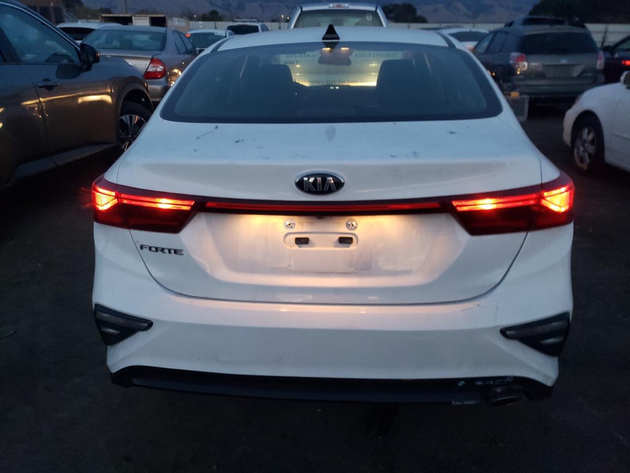 Photo 5 VIN: 3KPF24AD1LE217114 - KIA FORTE 