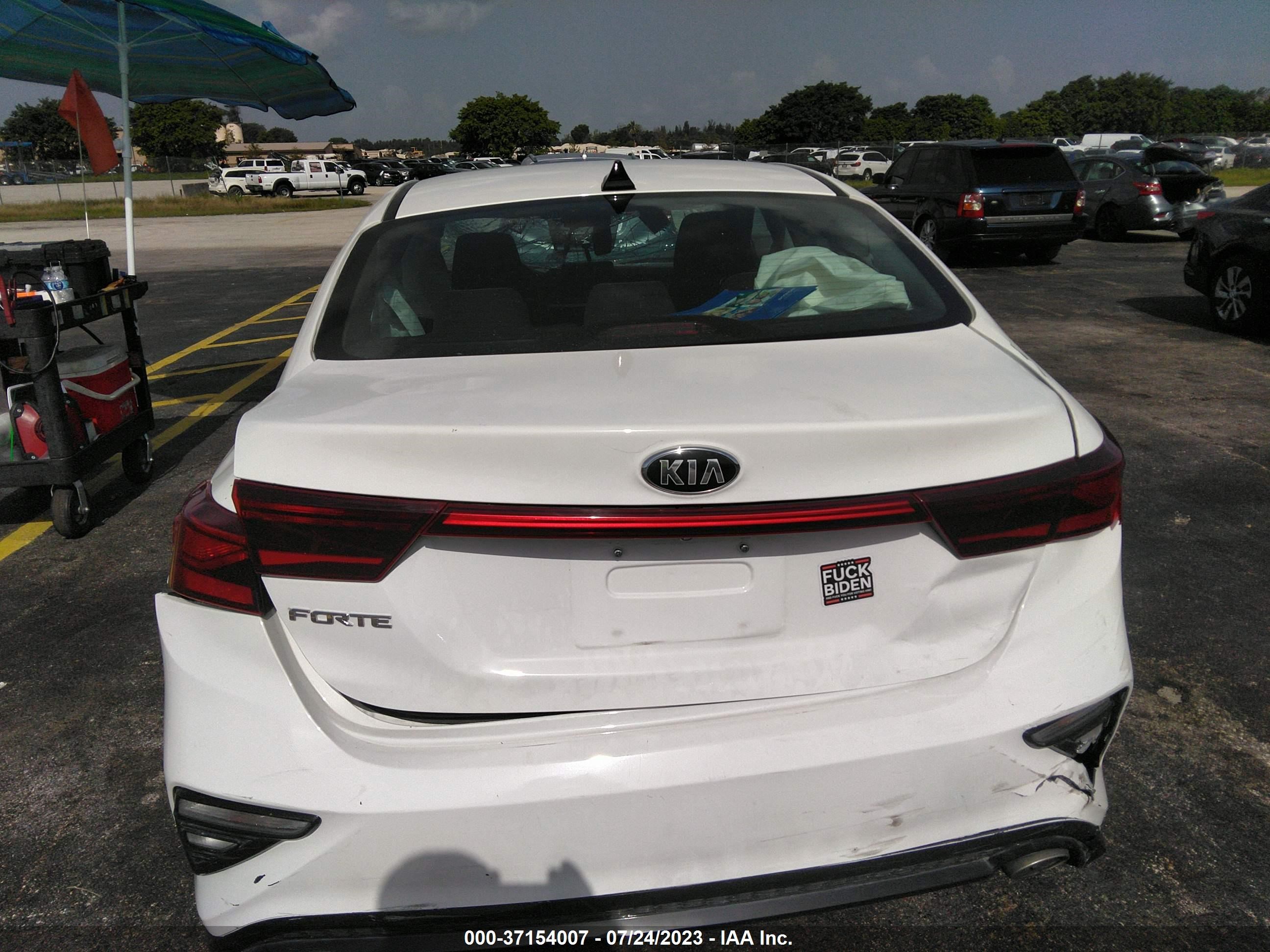 Photo 15 VIN: 3KPF24AD1ME294034 - KIA FORTE 