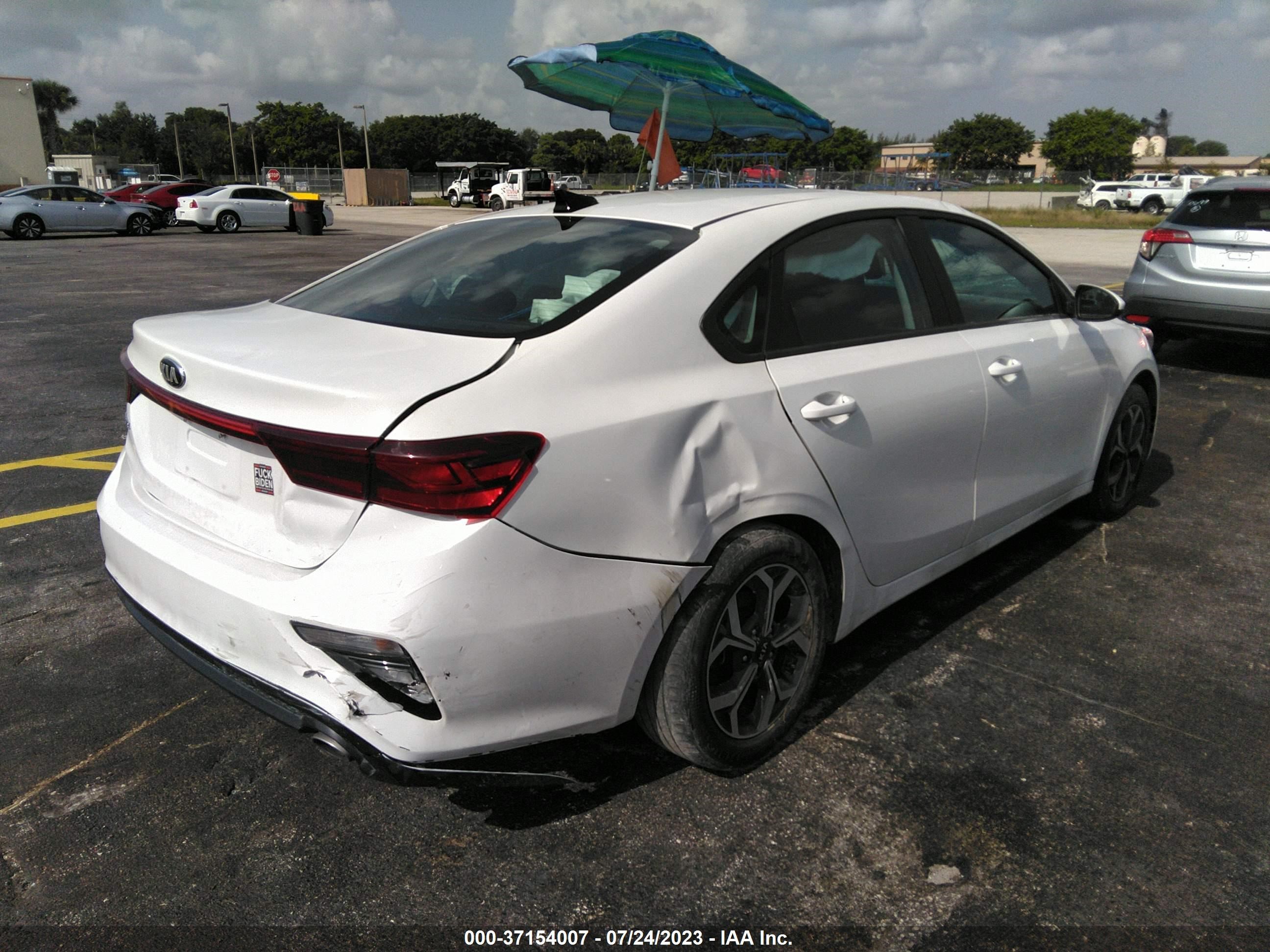 Photo 3 VIN: 3KPF24AD1ME294034 - KIA FORTE 