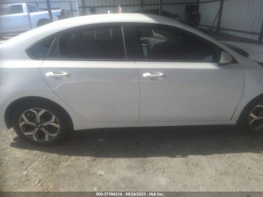 Photo 11 VIN: 3KPF24AD1ME311463 - KIA FORTE FE 