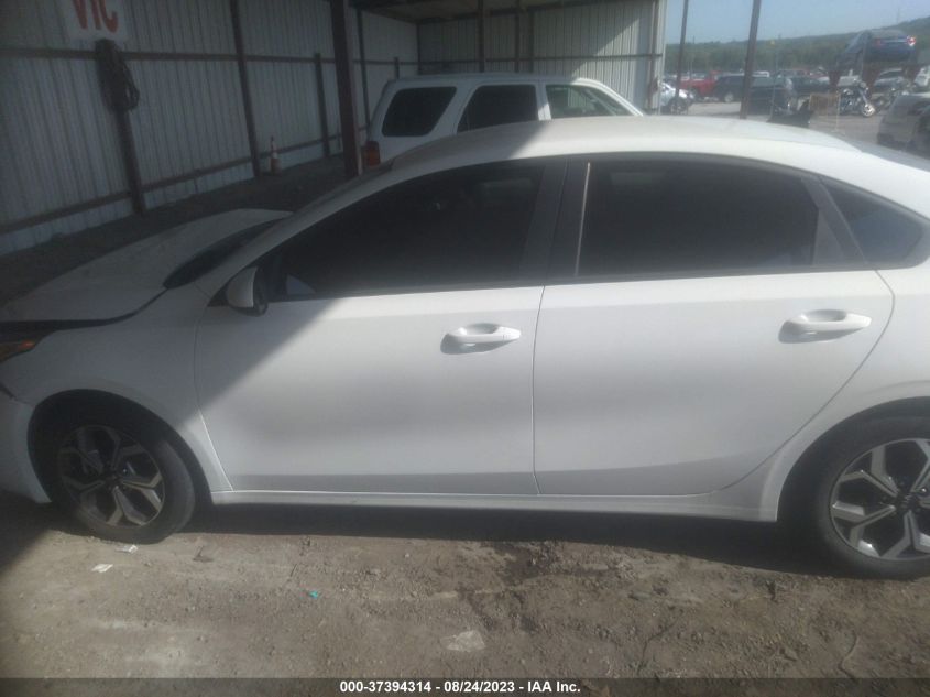 Photo 12 VIN: 3KPF24AD1ME311463 - KIA FORTE FE 