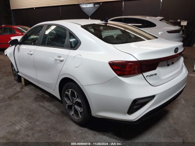 Photo 2 VIN: 3KPF24AD1ME325850 - KIA FORTE 