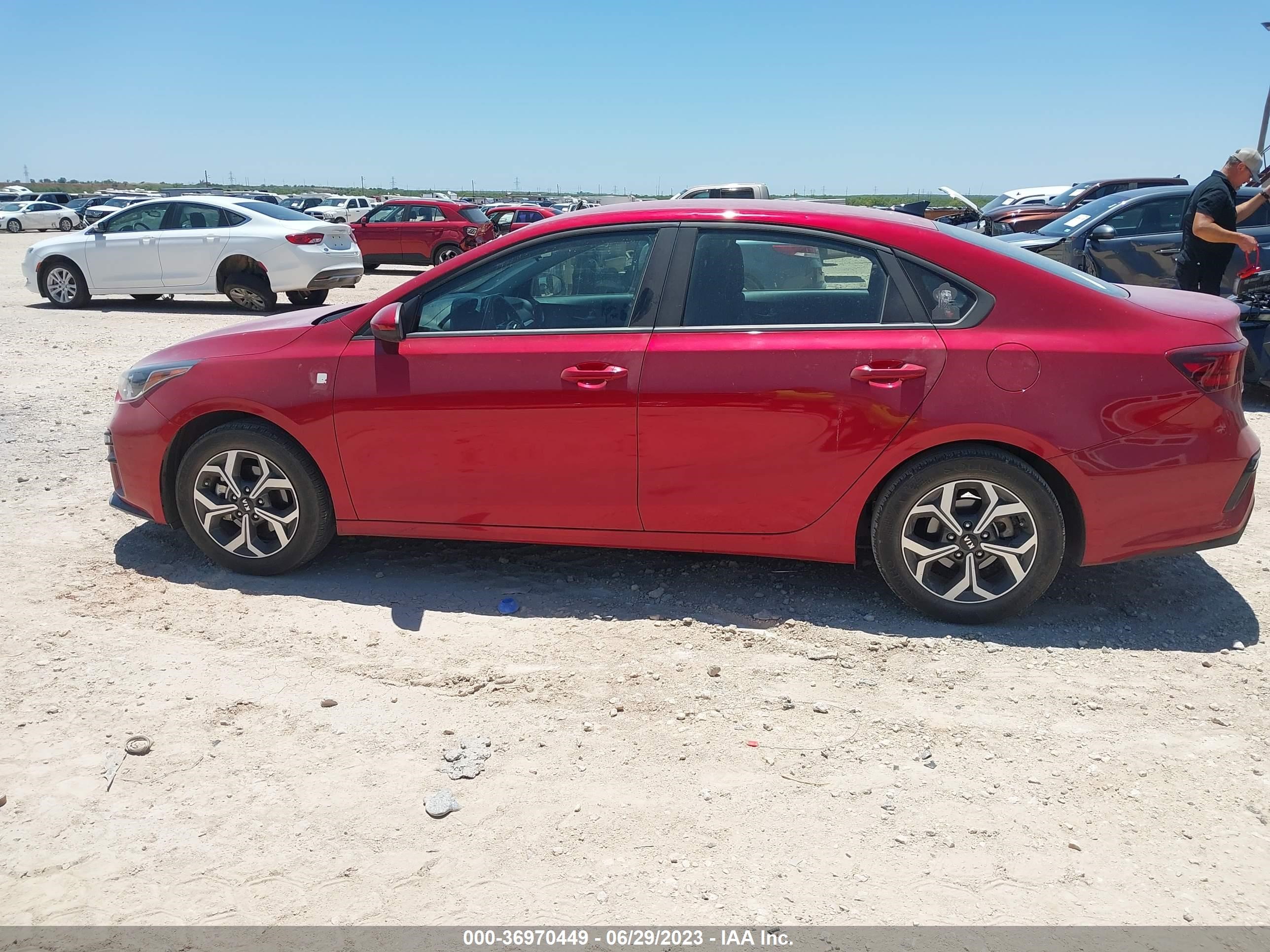 Photo 13 VIN: 3KPF24AD1ME333026 - KIA FORTE 