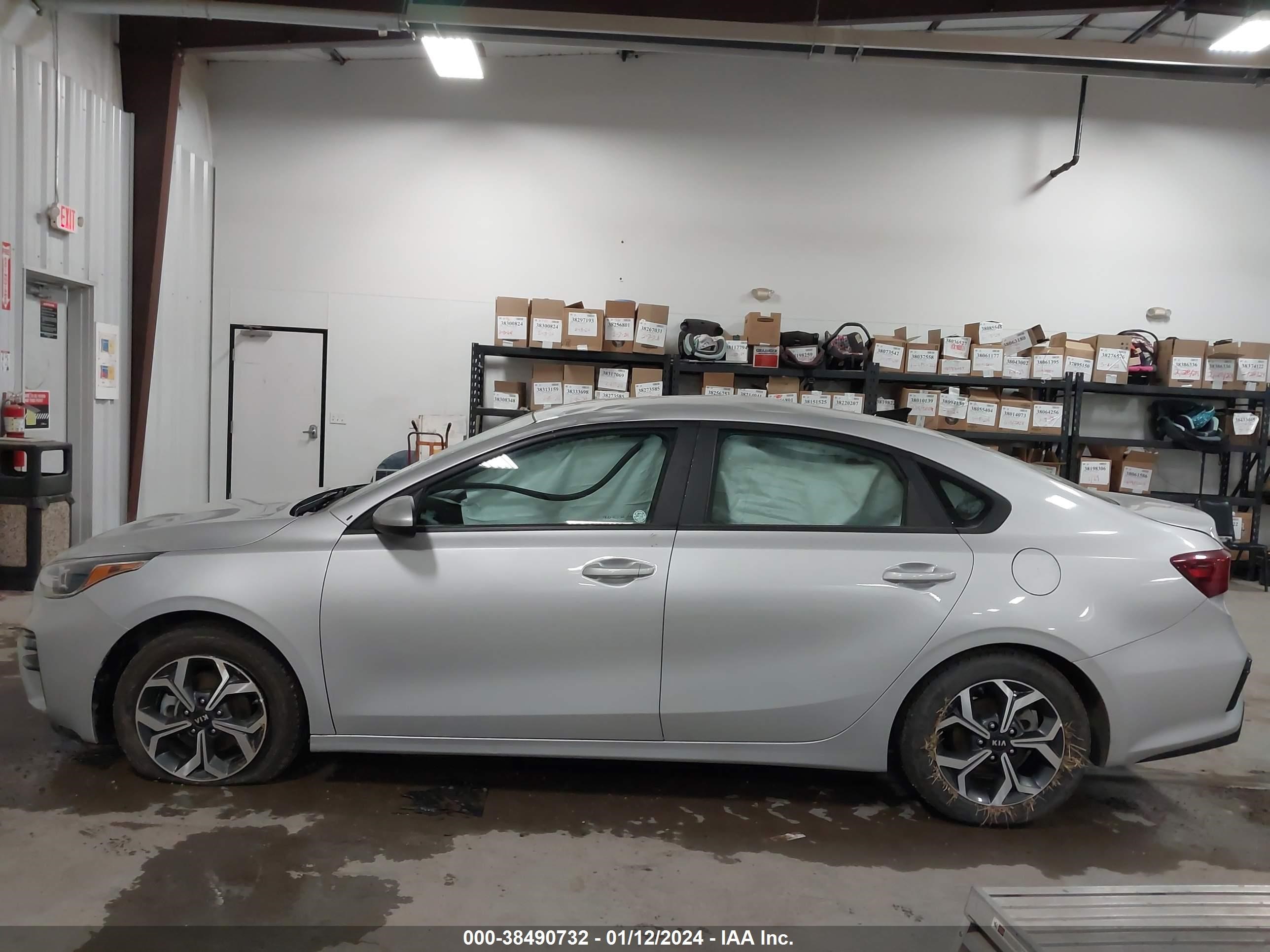 Photo 13 VIN: 3KPF24AD1ME349050 - KIA FORTE 