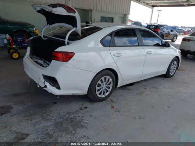 Photo 3 VIN: 3KPF24AD1ME402815 - KIA FORTE 