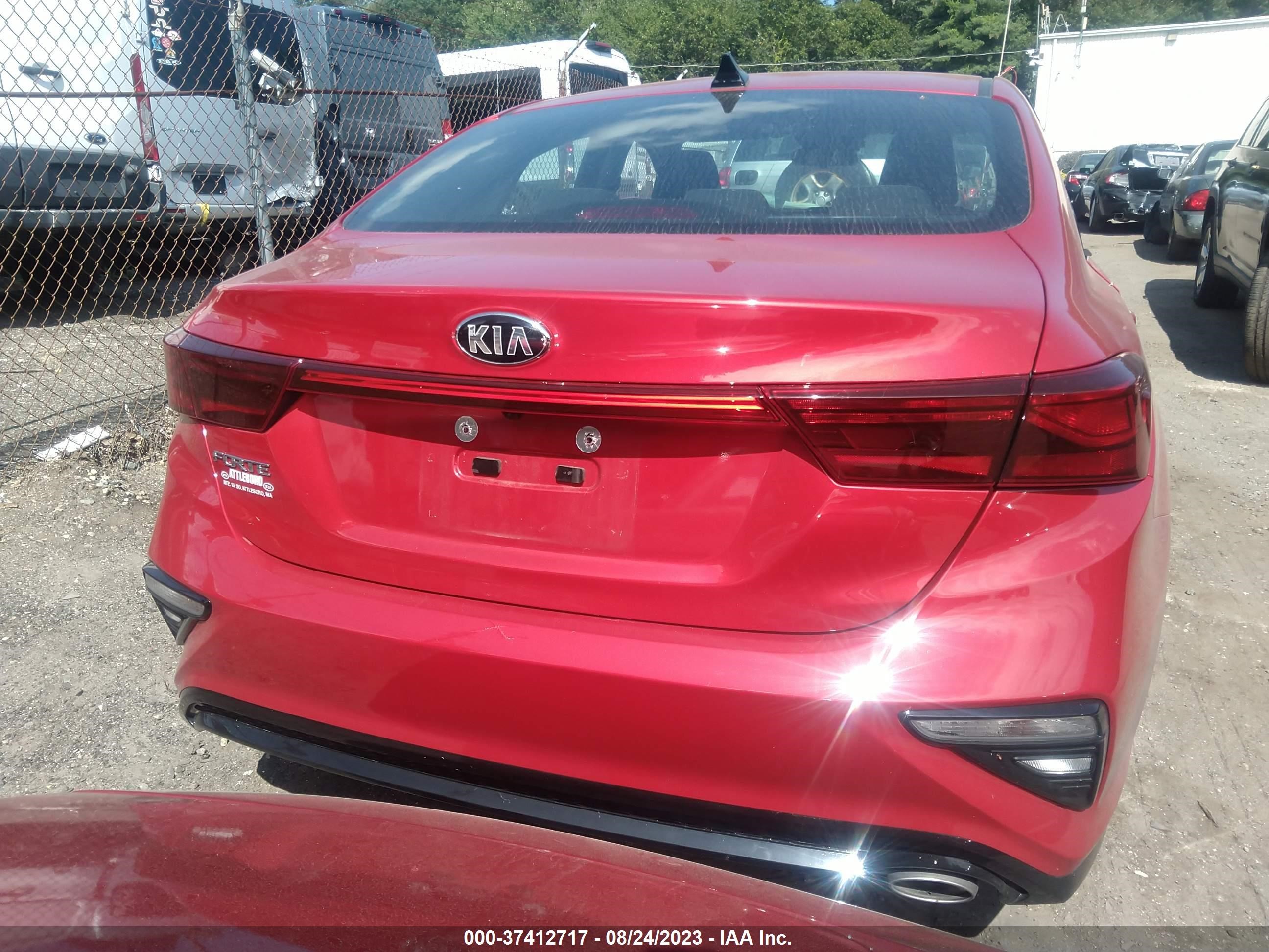 Photo 15 VIN: 3KPF24AD1ME405259 - KIA FORTE 