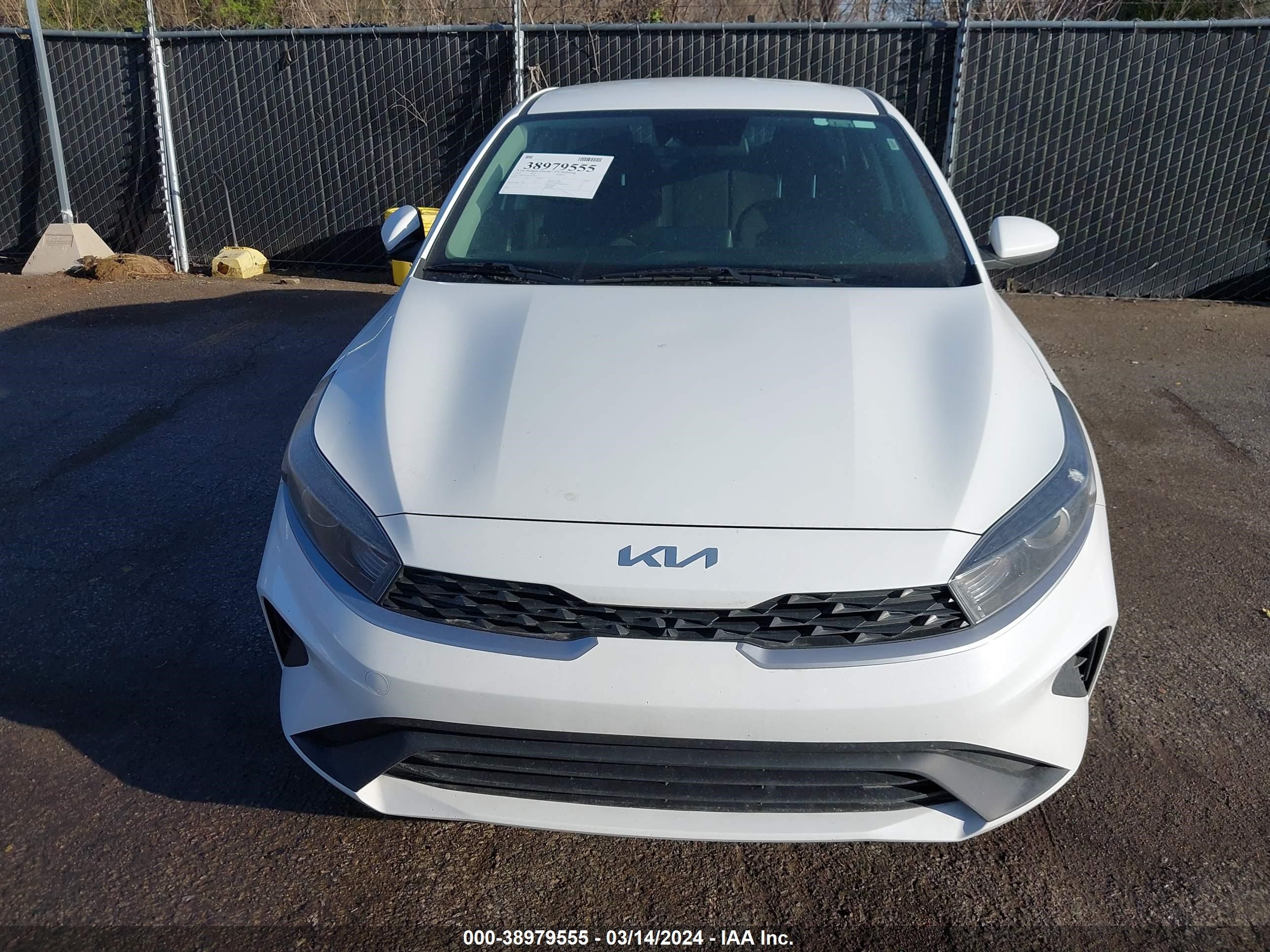 Photo 11 VIN: 3KPF24AD1NE418725 - KIA FORTE 