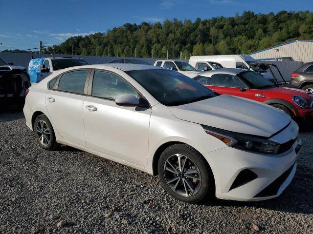 Photo 3 VIN: 3KPF24AD1NE468329 - KIA FORTE FE 