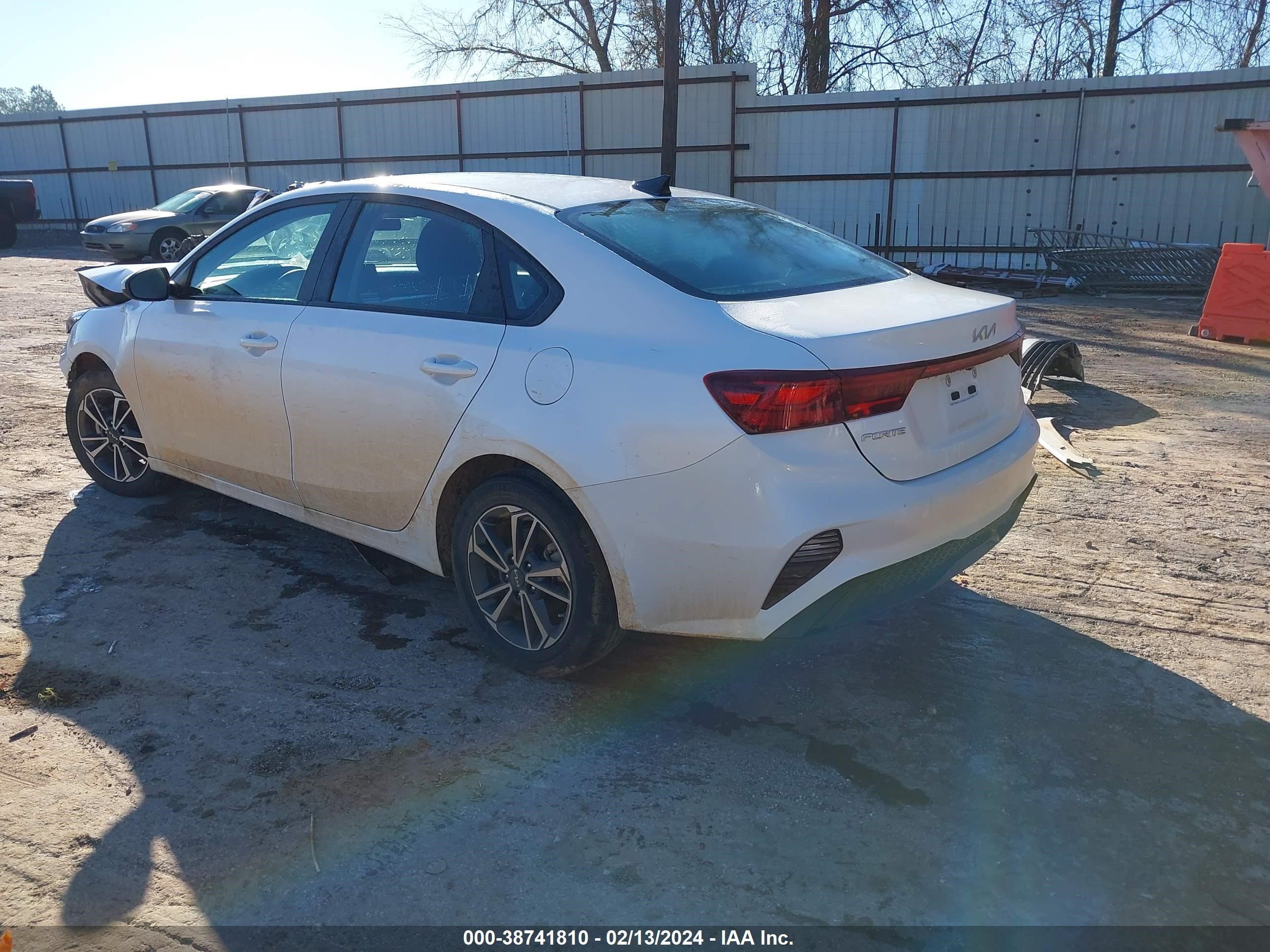 Photo 2 VIN: 3KPF24AD1PE545722 - KIA FORTE 