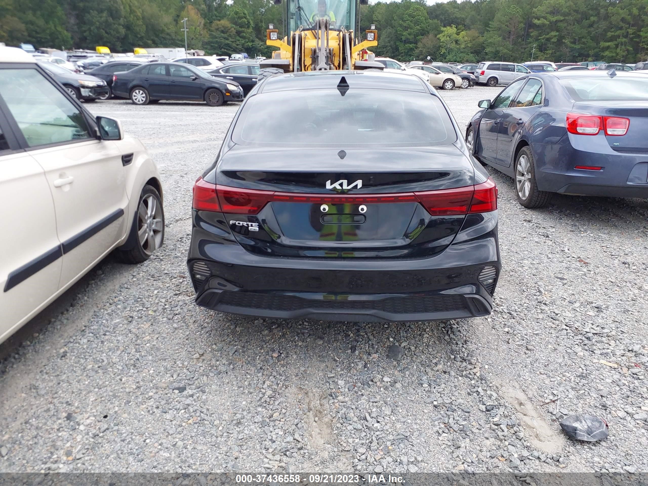 Photo 15 VIN: 3KPF24AD1PE566067 - KIA FORTE 