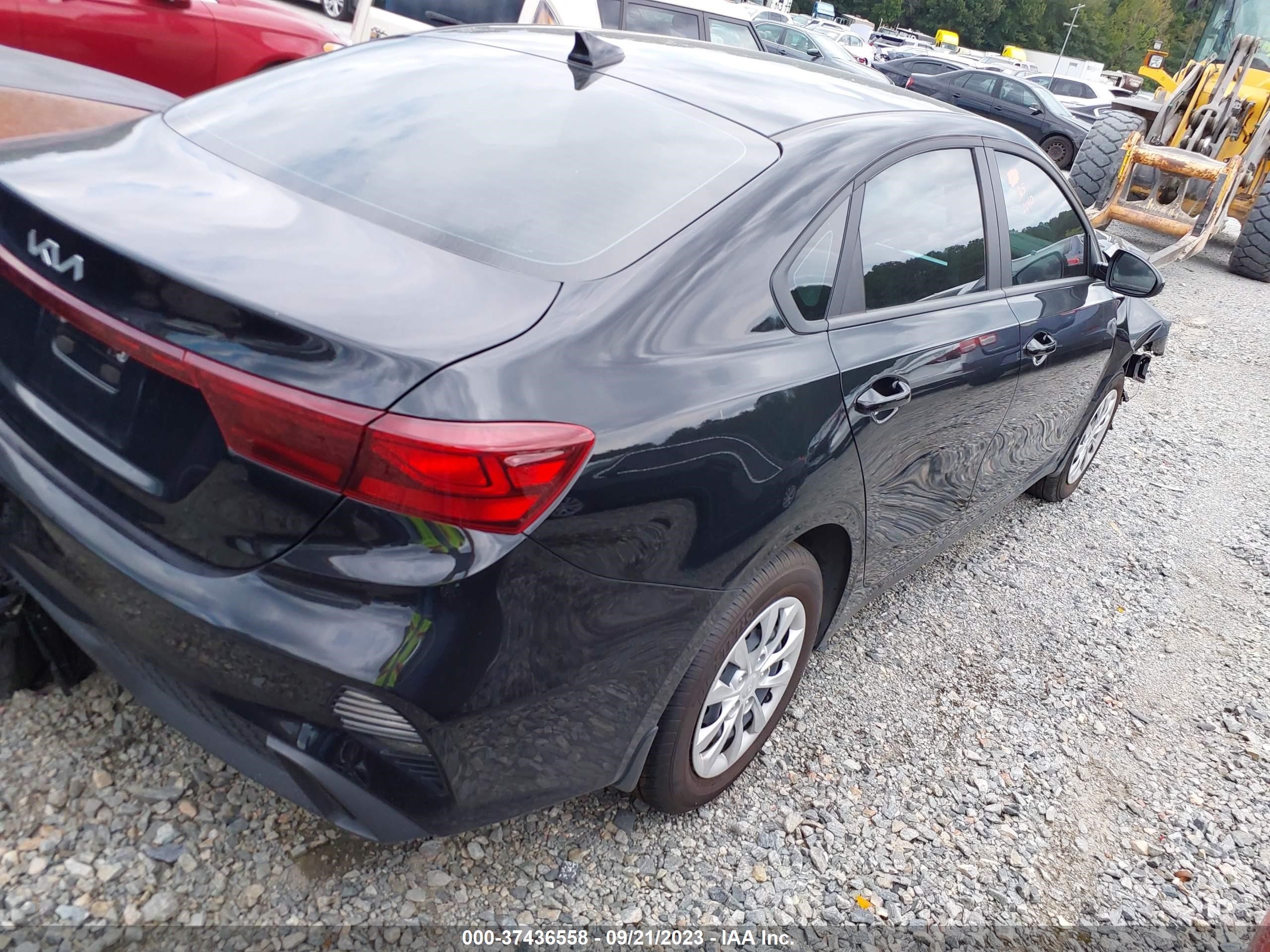 Photo 3 VIN: 3KPF24AD1PE566067 - KIA FORTE 