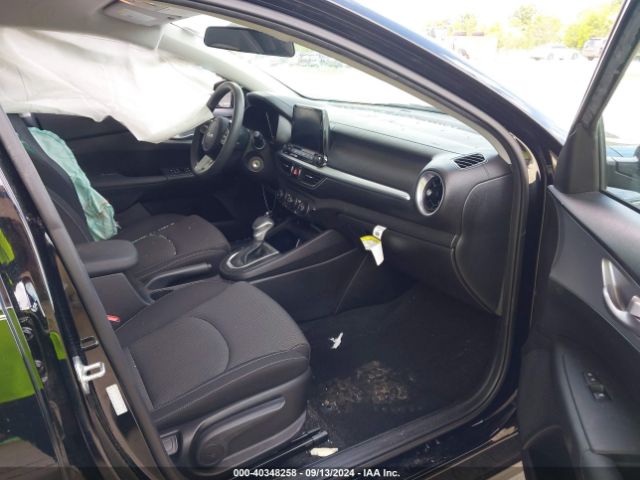 Photo 4 VIN: 3KPF24AD1PE581555 - KIA FORTE 