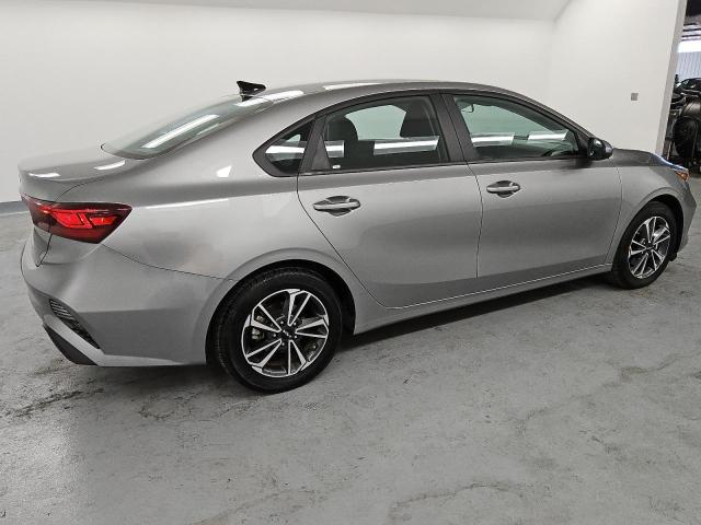 Photo 2 VIN: 3KPF24AD1PE596539 - KIA FORTE LX 