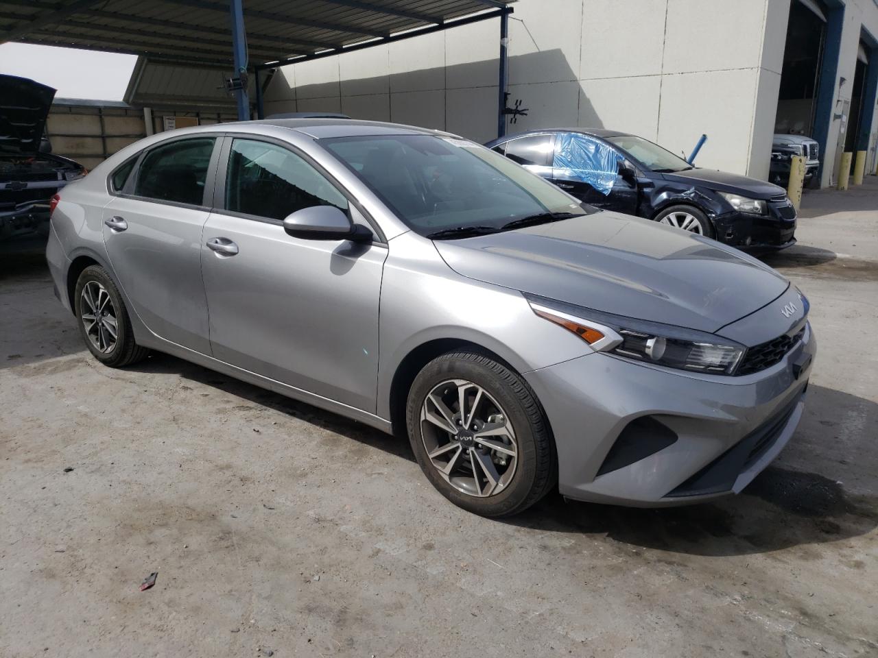 Photo 3 VIN: 3KPF24AD1PE598453 - KIA FORTE 