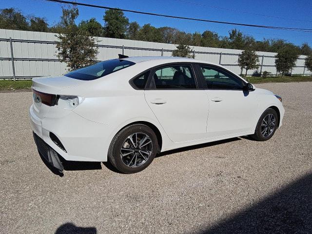 Photo 2 VIN: 3KPF24AD1PE615140 - KIA FORTE LX 