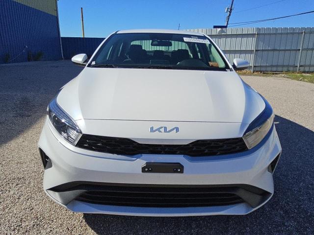 Photo 4 VIN: 3KPF24AD1PE615140 - KIA FORTE LX 