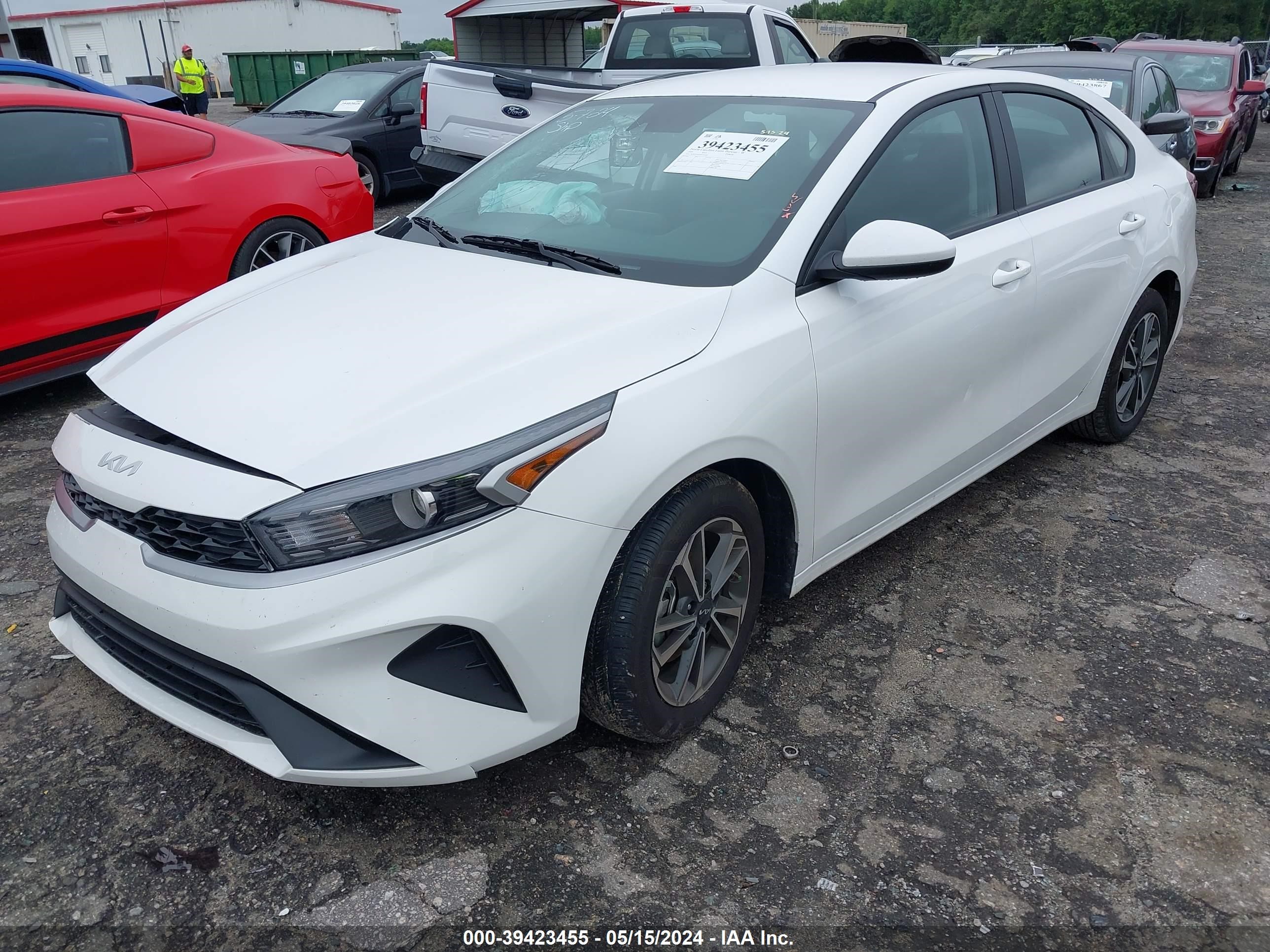 Photo 1 VIN: 3KPF24AD1RE736205 - KIA FORTE 