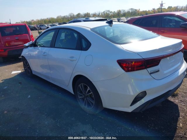 Photo 2 VIN: 3KPF24AD1RE816605 - KIA FORTE 