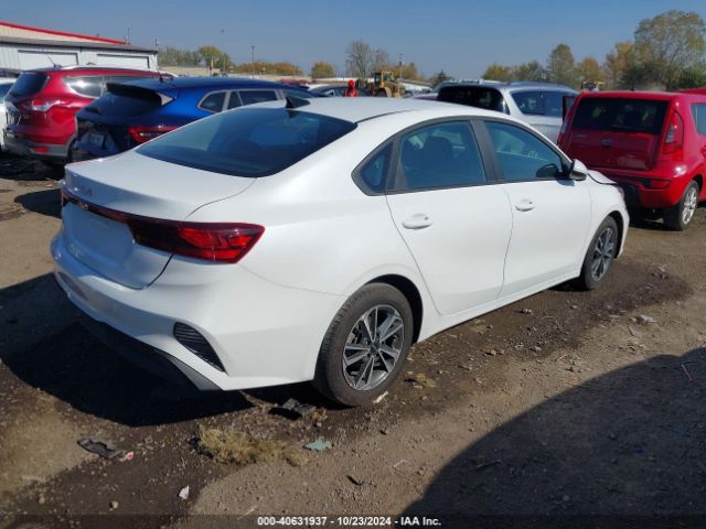 Photo 3 VIN: 3KPF24AD1RE816605 - KIA FORTE 