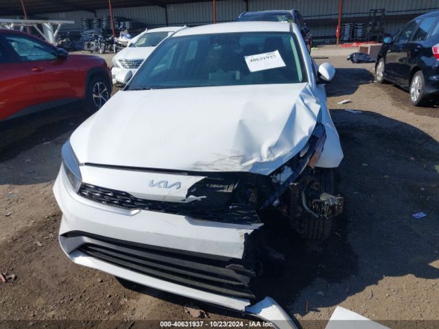 Photo 5 VIN: 3KPF24AD1RE816605 - KIA FORTE 