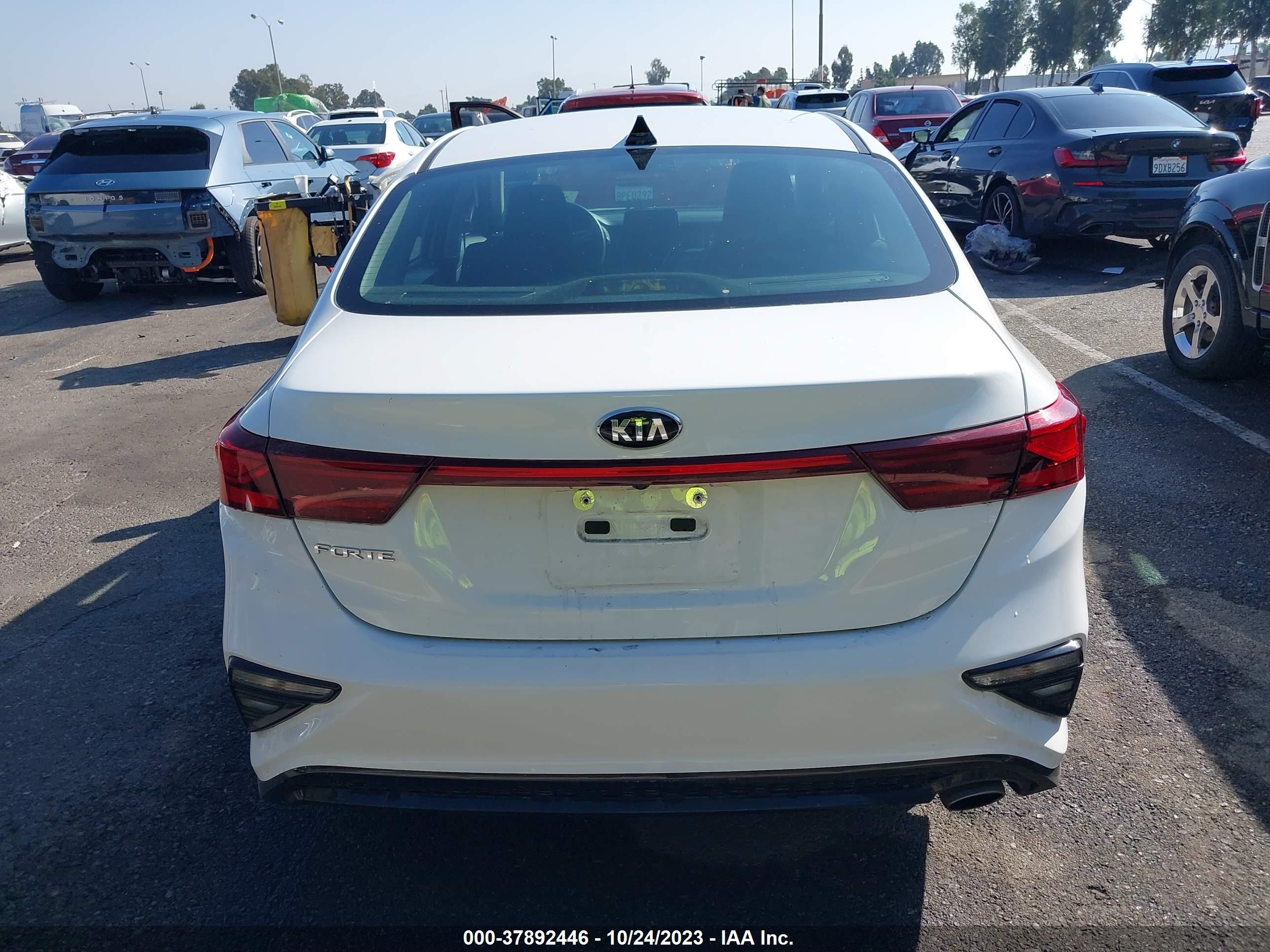 Photo 15 VIN: 3KPF24AD2KE066153 - KIA FORTE 