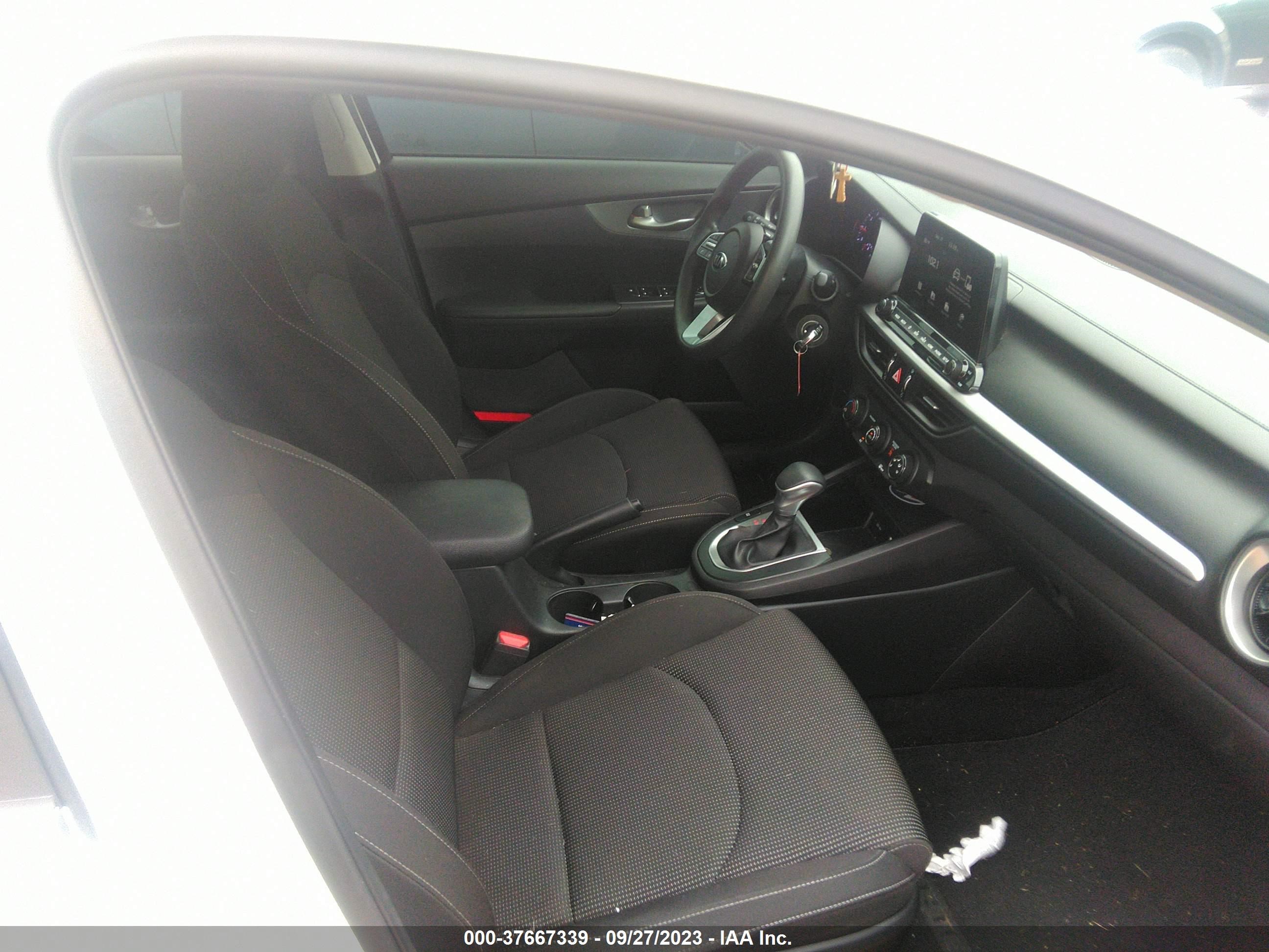 Photo 4 VIN: 3KPF24AD2LE210995 - KIA FORTE 