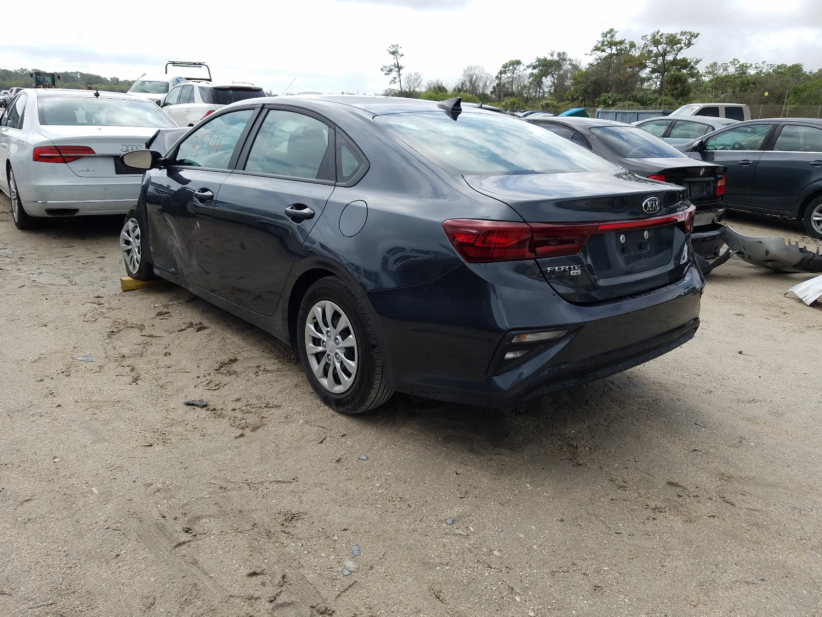 Photo 2 VIN: 3KPF24AD2ME276514 - KIA FORTE FE 