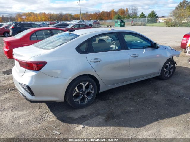 Photo 3 VIN: 3KPF24AD2ME287688 - KIA FORTE 