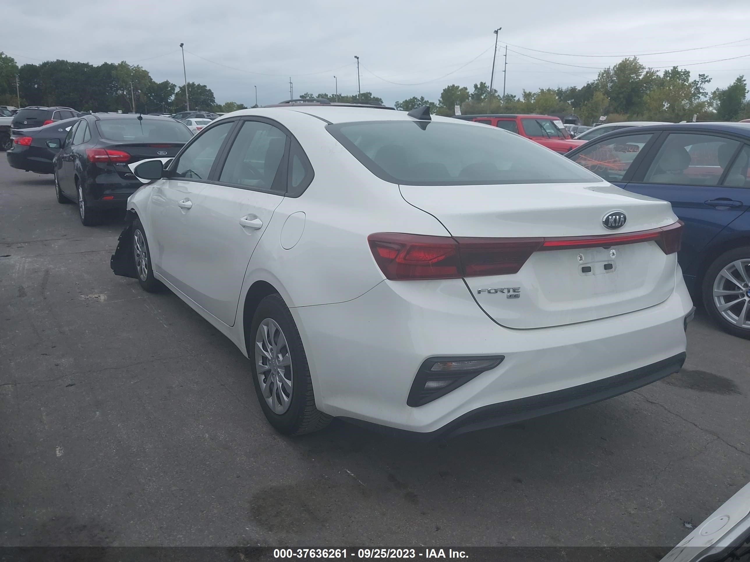 Photo 2 VIN: 3KPF24AD2ME298917 - KIA FORTE 