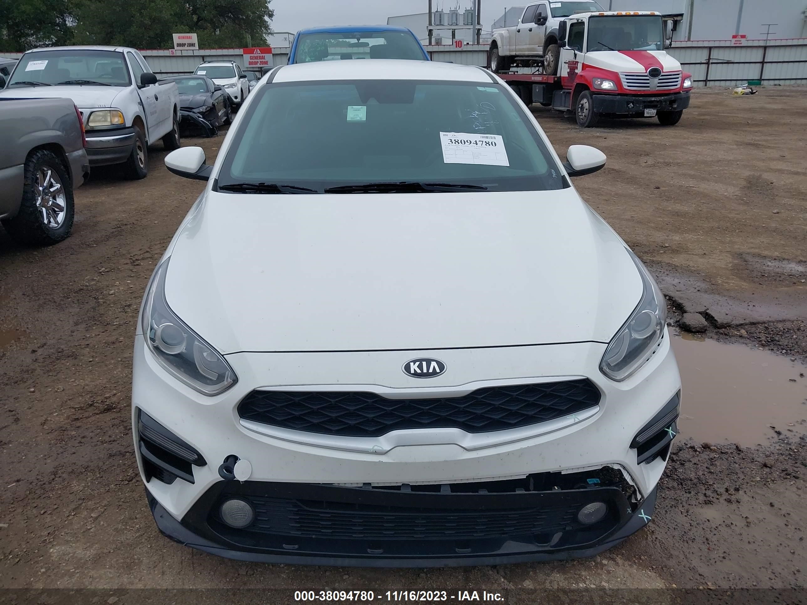 Photo 11 VIN: 3KPF24AD2ME312508 - KIA FORTE 