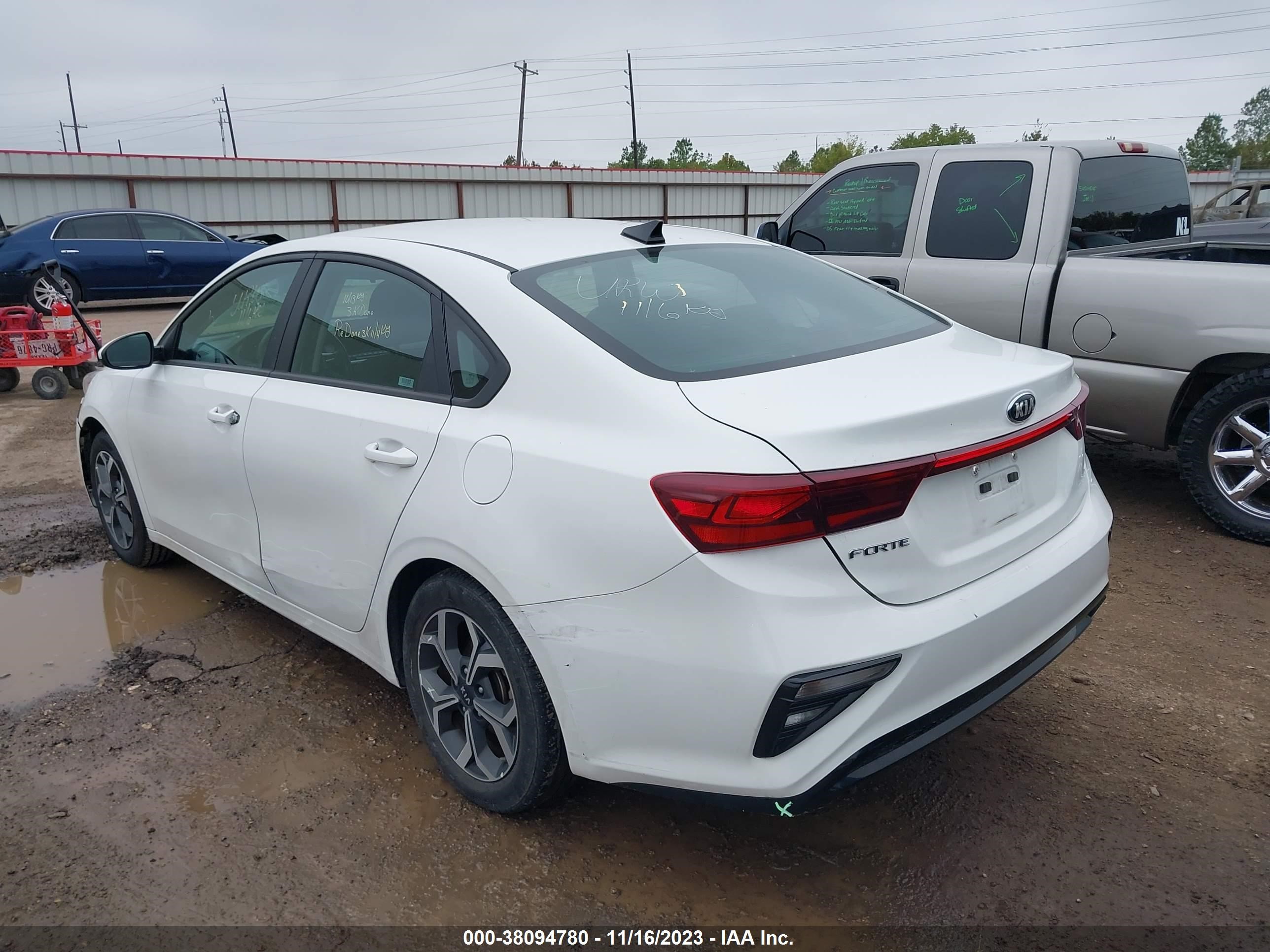 Photo 2 VIN: 3KPF24AD2ME312508 - KIA FORTE 