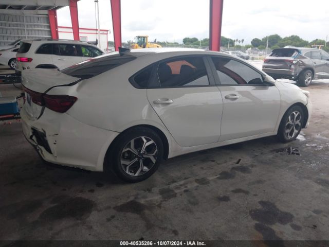 Photo 3 VIN: 3KPF24AD2ME395020 - KIA FORTE 