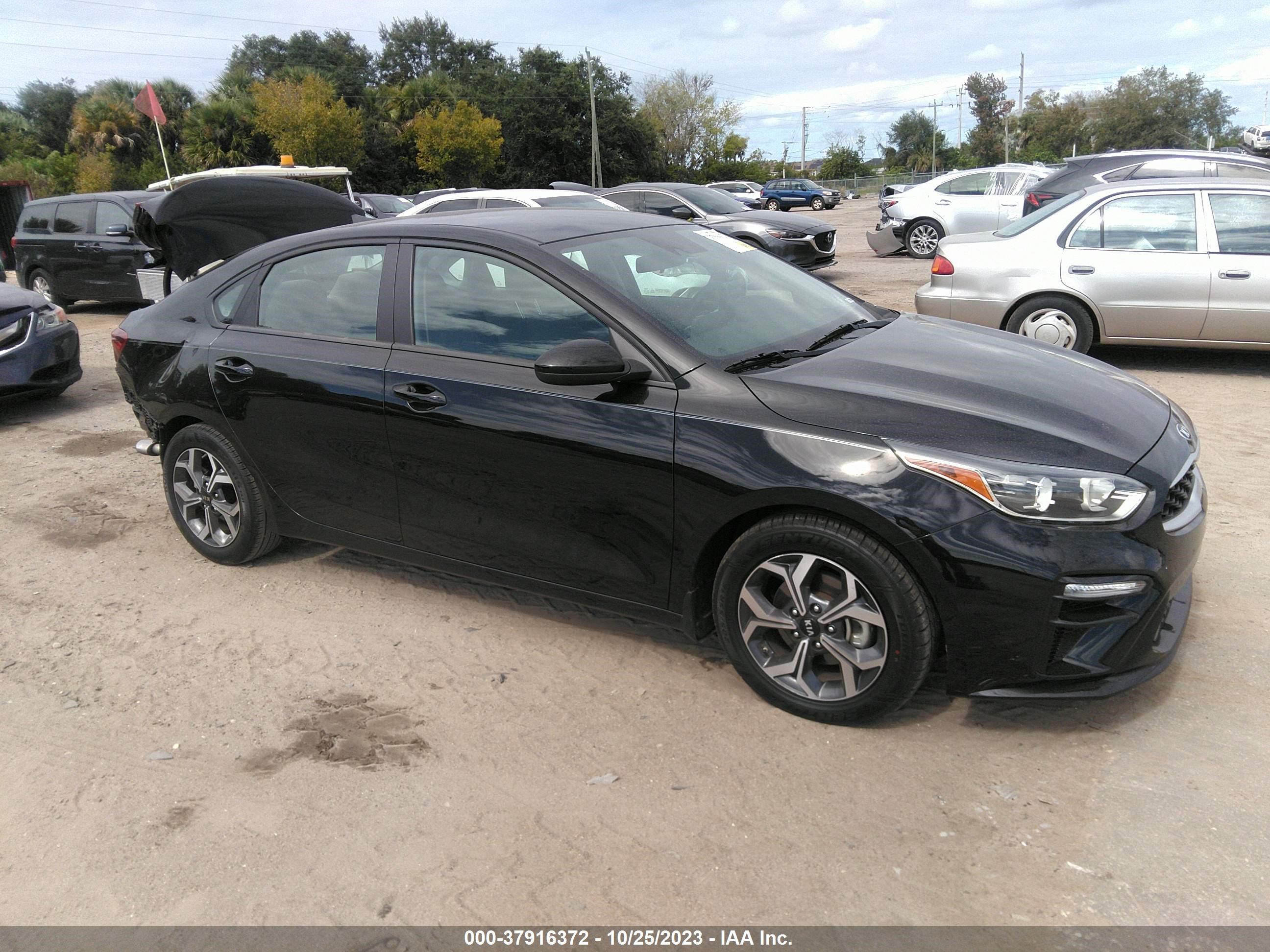 Photo 12 VIN: 3KPF24AD2ME395342 - KIA FORTE 