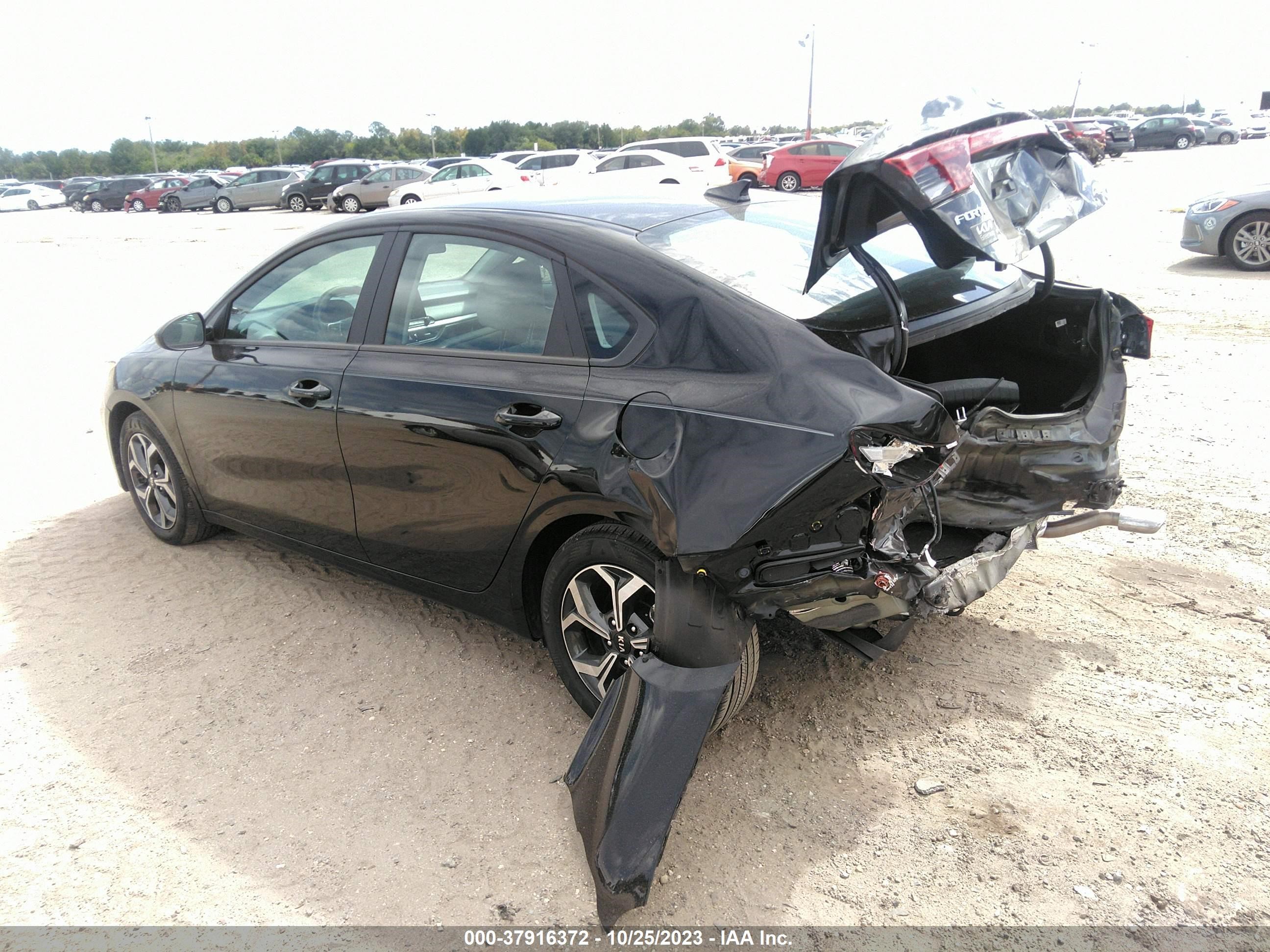 Photo 2 VIN: 3KPF24AD2ME395342 - KIA FORTE 