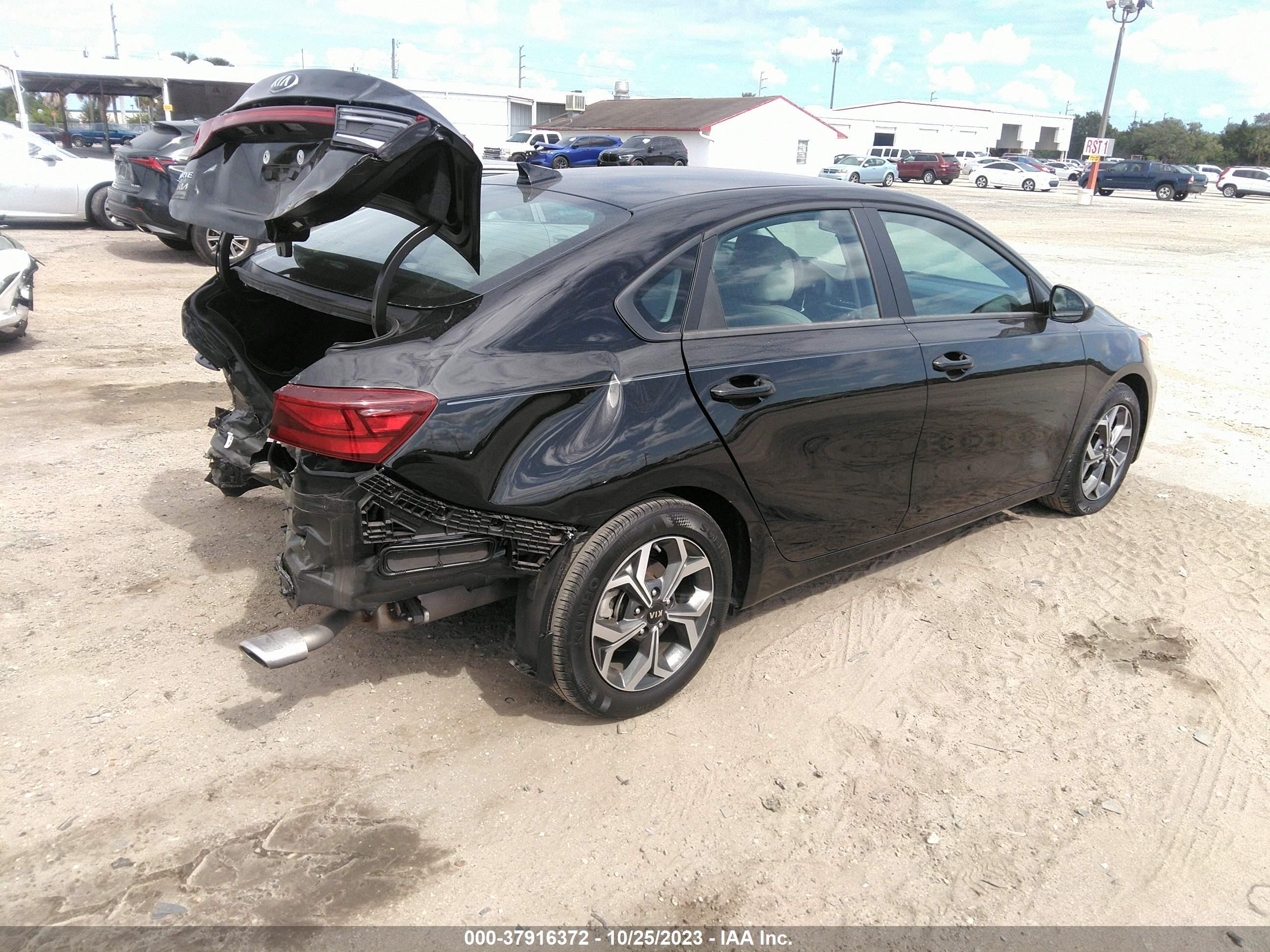 Photo 3 VIN: 3KPF24AD2ME395342 - KIA FORTE 