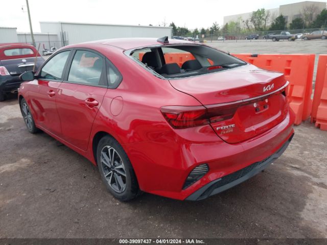 Photo 2 VIN: 3KPF24AD2NE417731 - KIA FORTE 