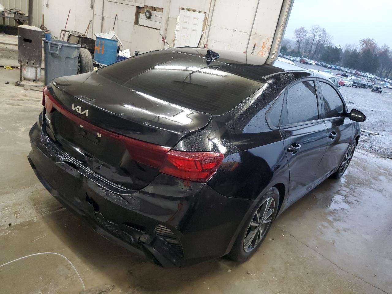 Photo 2 VIN: 3KPF24AD2NE468596 - KIA FORTE 