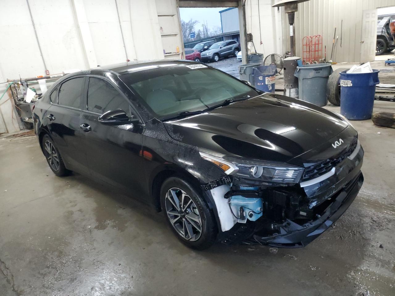 Photo 3 VIN: 3KPF24AD2NE468596 - KIA FORTE 