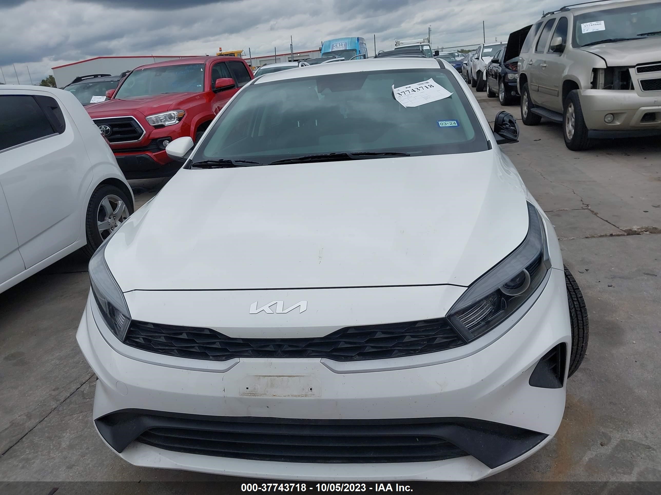 Photo 12 VIN: 3KPF24AD2NE474981 - KIA FORTE 