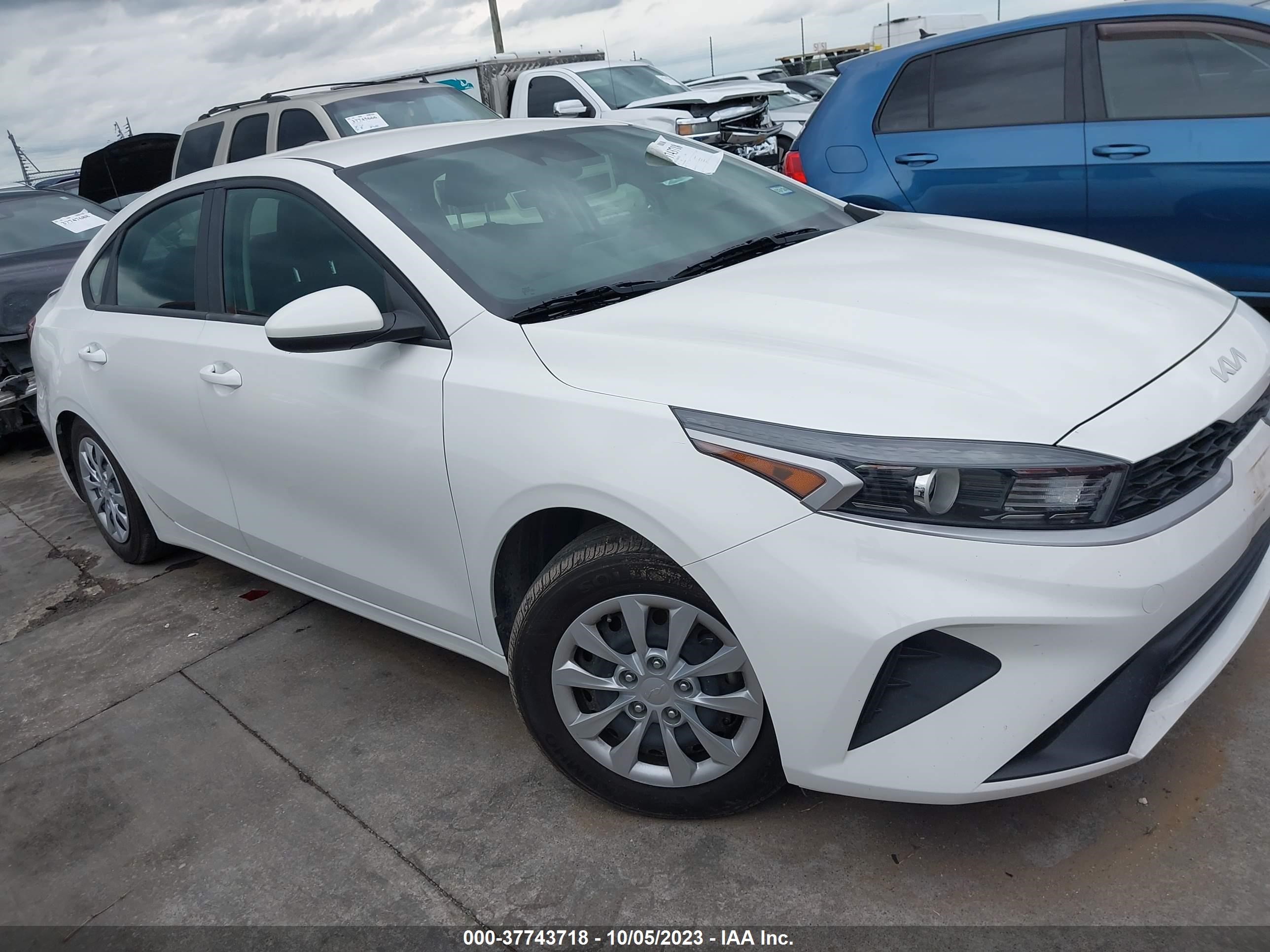 Photo 13 VIN: 3KPF24AD2NE474981 - KIA FORTE 