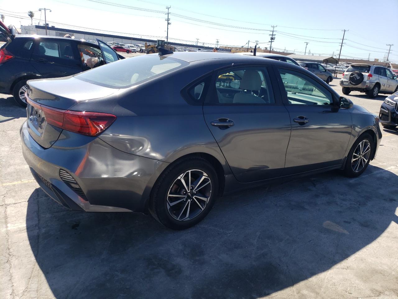 Photo 2 VIN: 3KPF24AD2NE490680 - KIA FORTE 