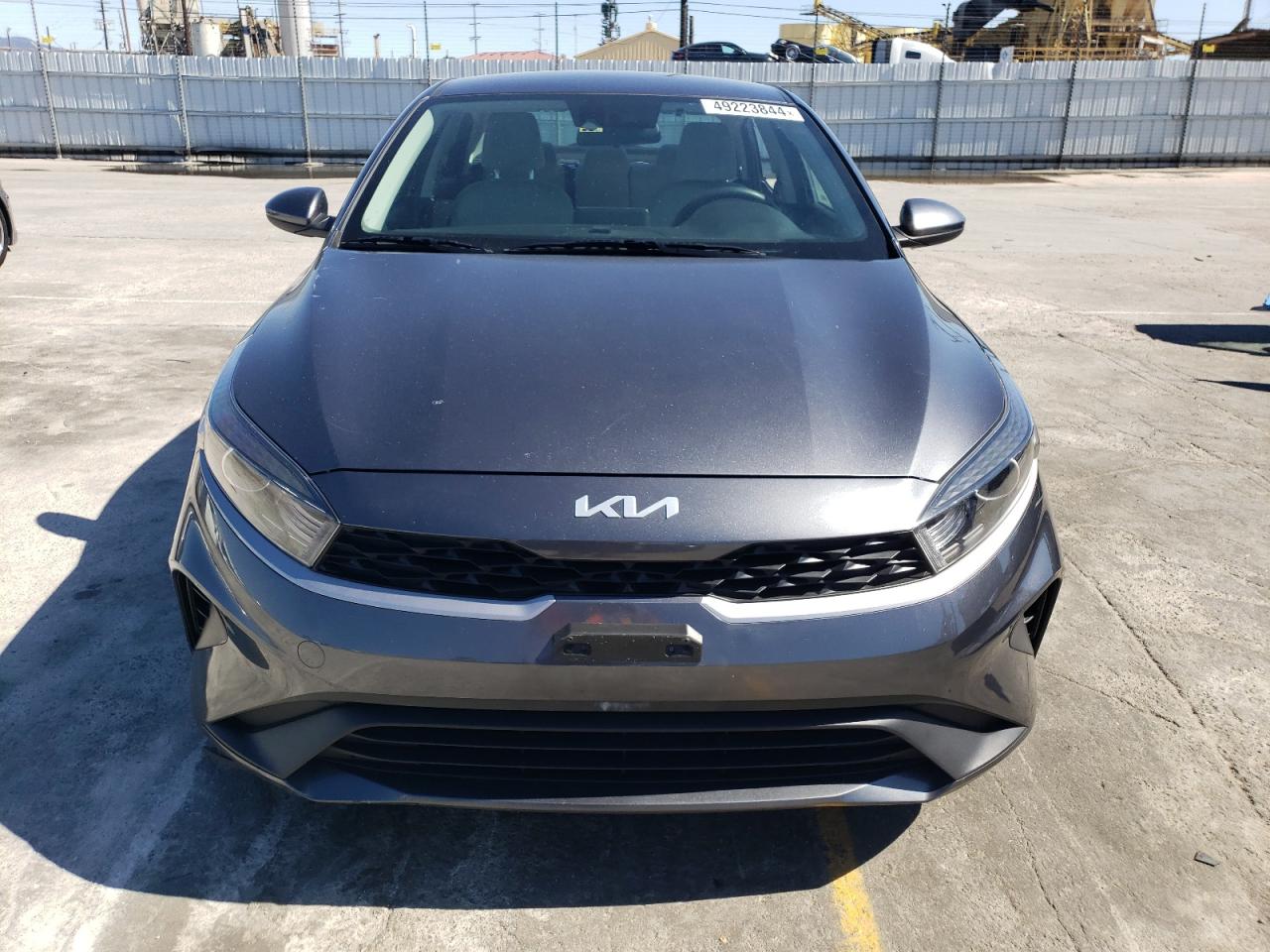 Photo 4 VIN: 3KPF24AD2NE490680 - KIA FORTE 