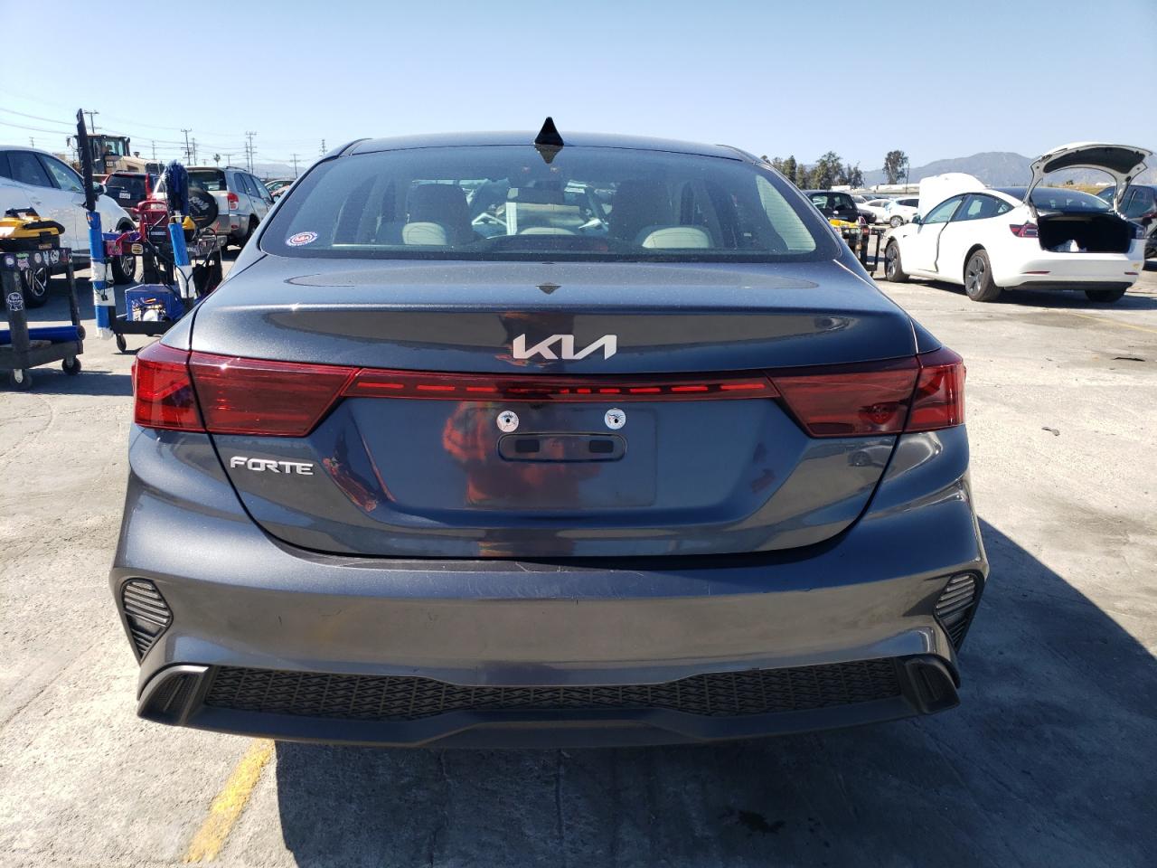 Photo 5 VIN: 3KPF24AD2NE490680 - KIA FORTE 