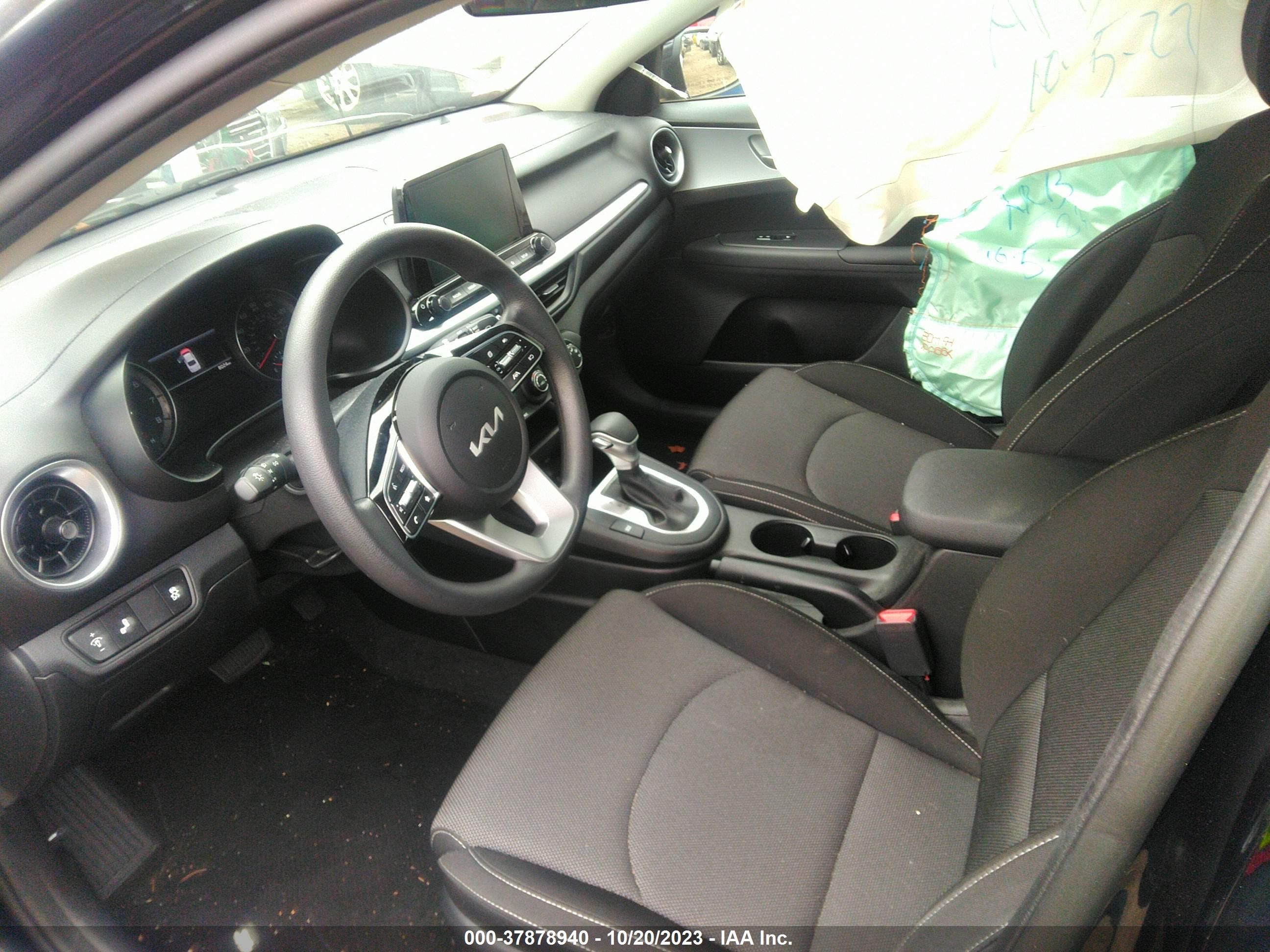 Photo 4 VIN: 3KPF24AD2PE553988 - KIA FORTE 