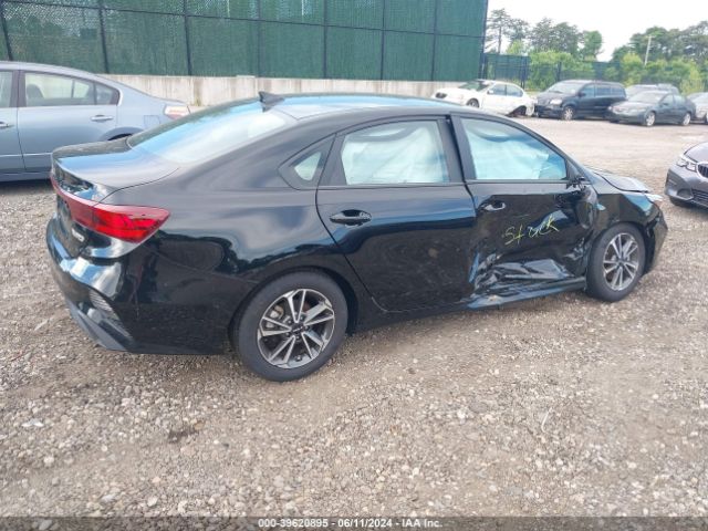 Photo 3 VIN: 3KPF24AD2PE583413 - KIA FORTE 