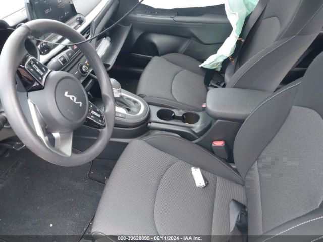 Photo 4 VIN: 3KPF24AD2PE583413 - KIA FORTE 