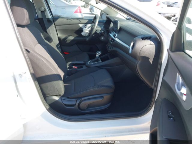 Photo 4 VIN: 3KPF24AD2PE617205 - KIA FORTE 