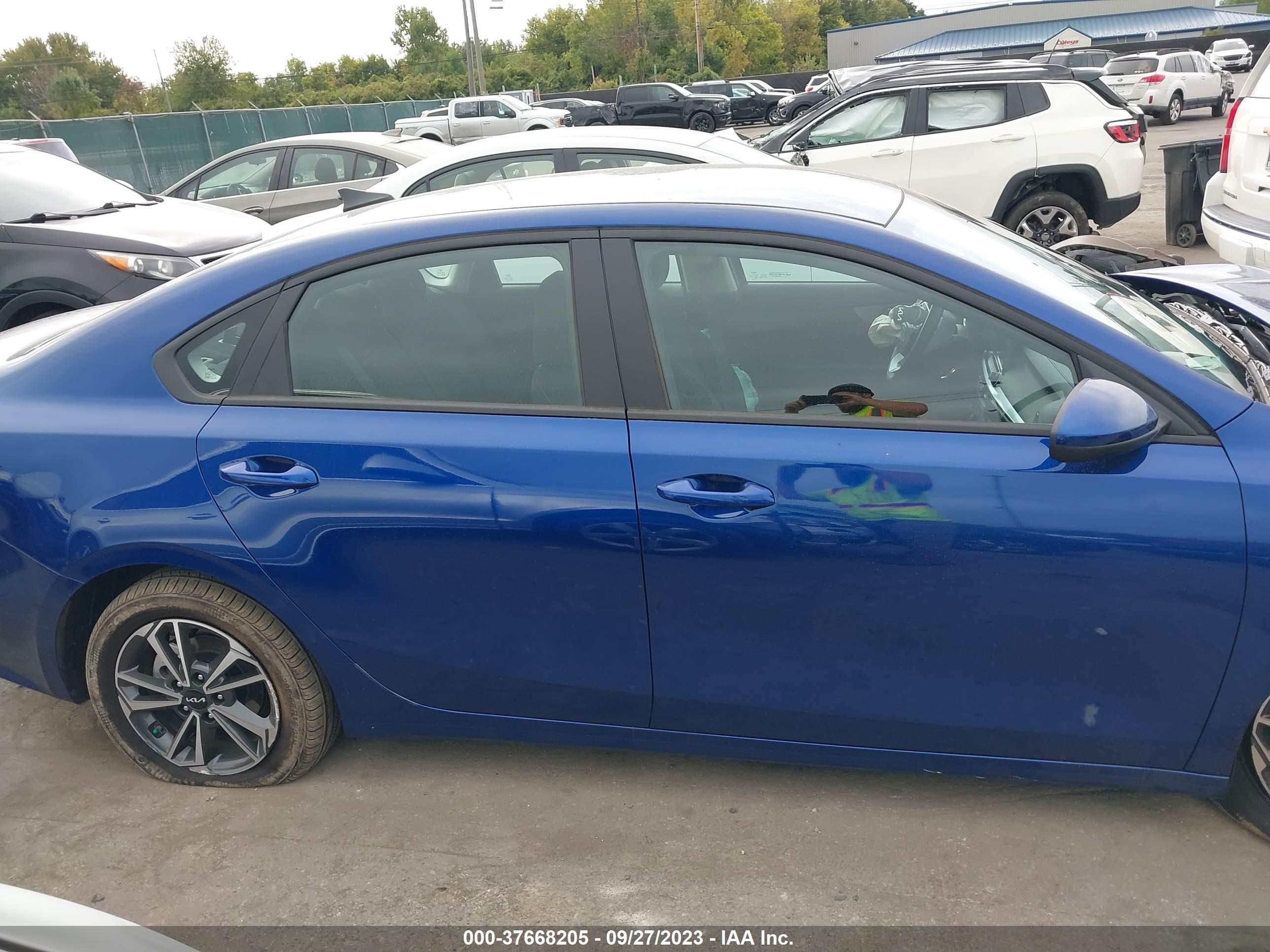 Photo 12 VIN: 3KPF24AD2PE647871 - KIA FORTE 