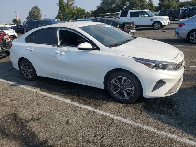 Photo 3 VIN: 3KPF24AD2PE649460 - KIA FORTE LX 