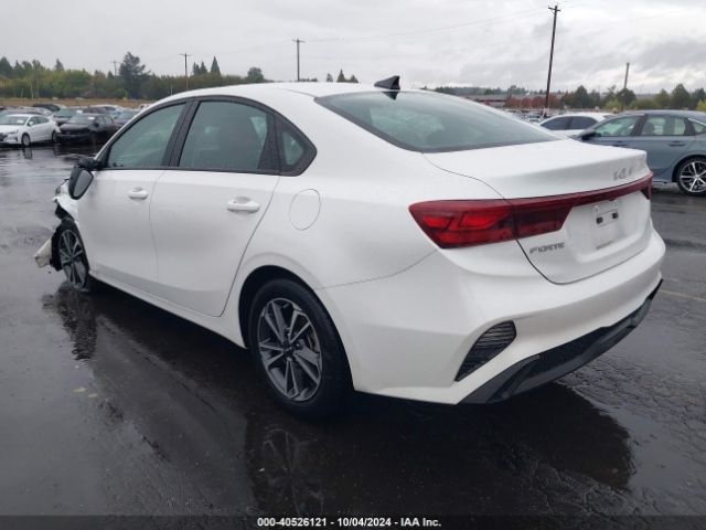 Photo 2 VIN: 3KPF24AD2PE674701 - KIA FORTE 